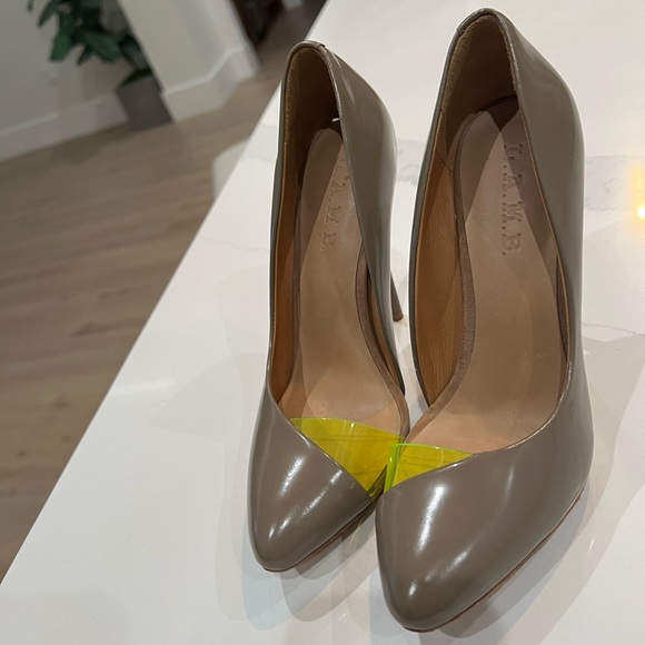 Material: Genuine Leather
Heel Height: High Heel
Style: Casual size 6.5 NEW - Picture 5 of 13